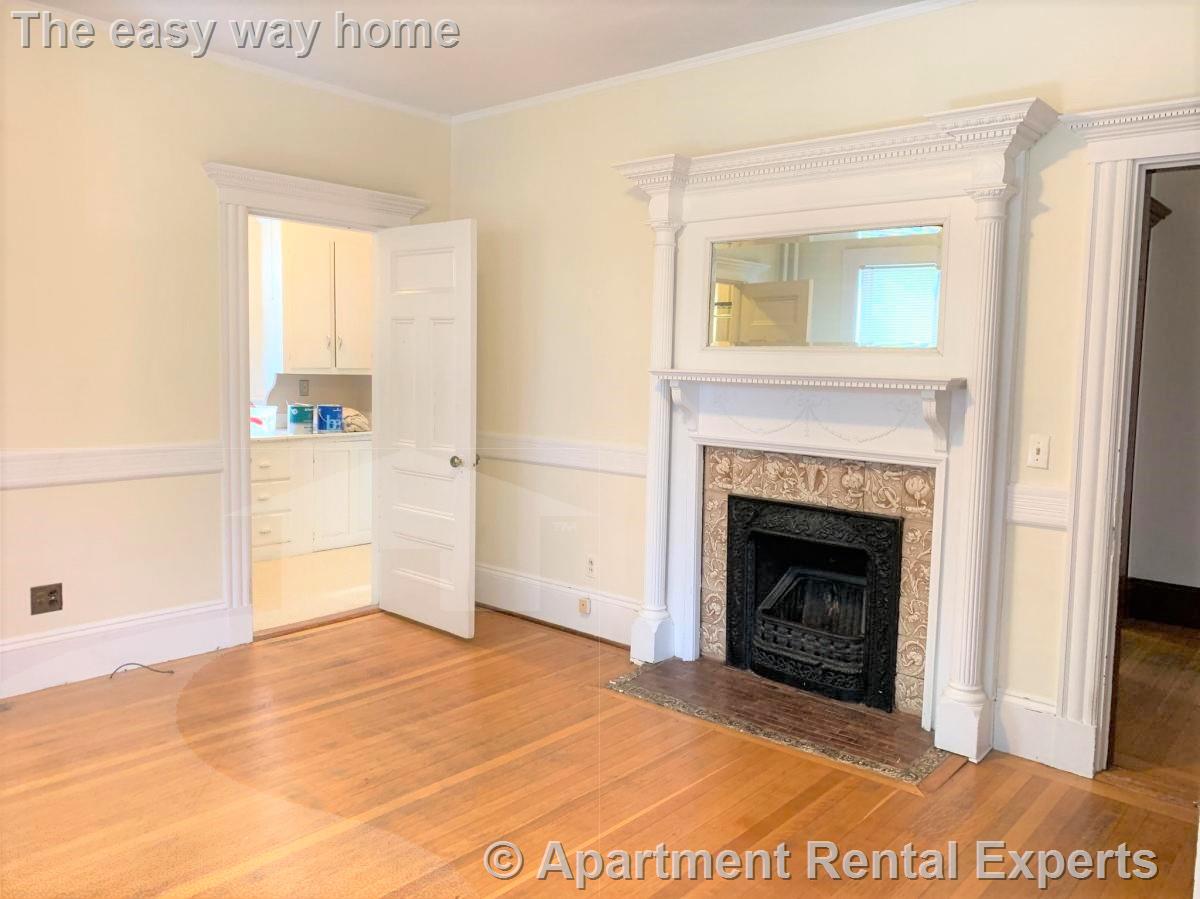 32 Grace St, Malden Center