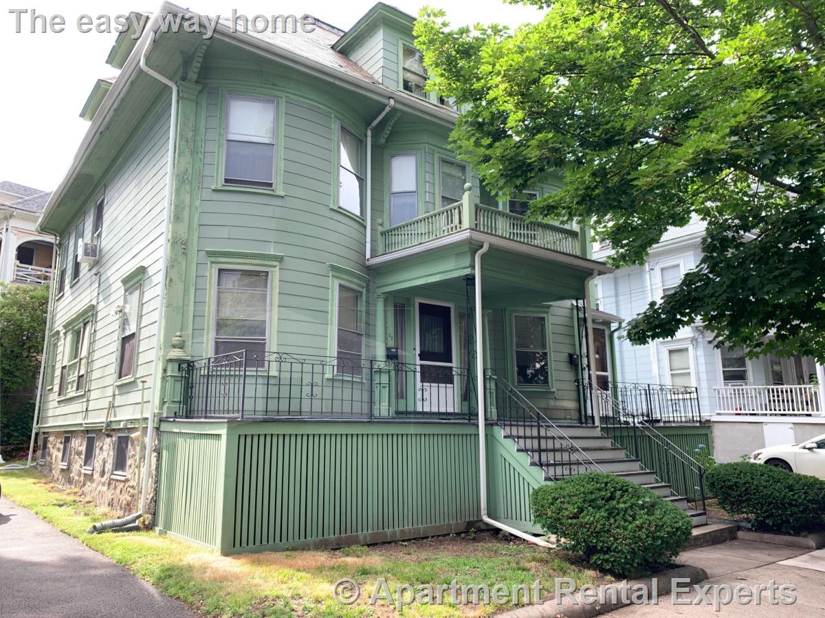 32 Grace St, Malden Center