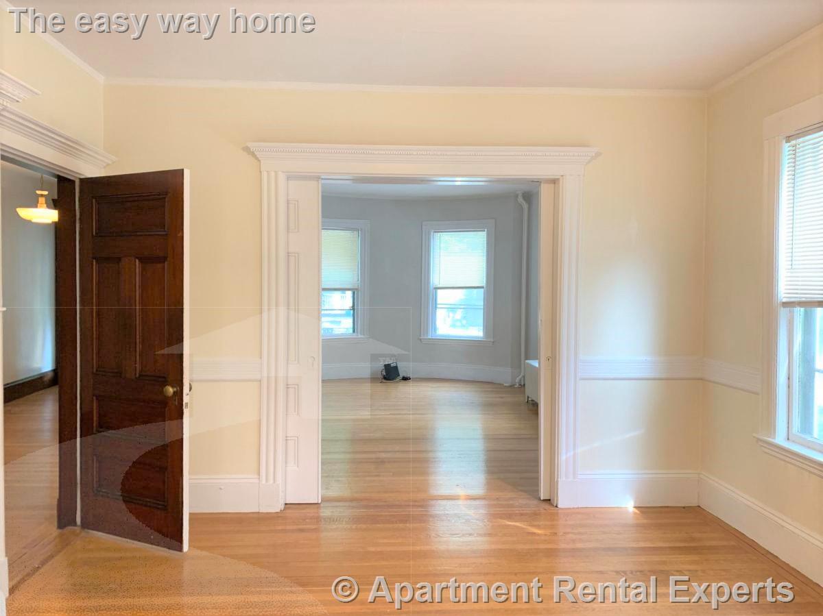 32 Grace St, Malden Center