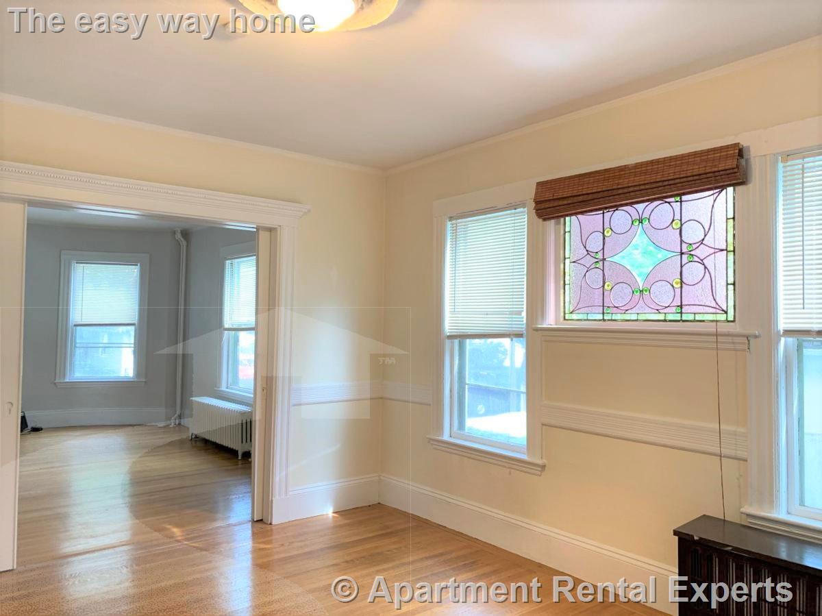 32 Grace St, Malden Center