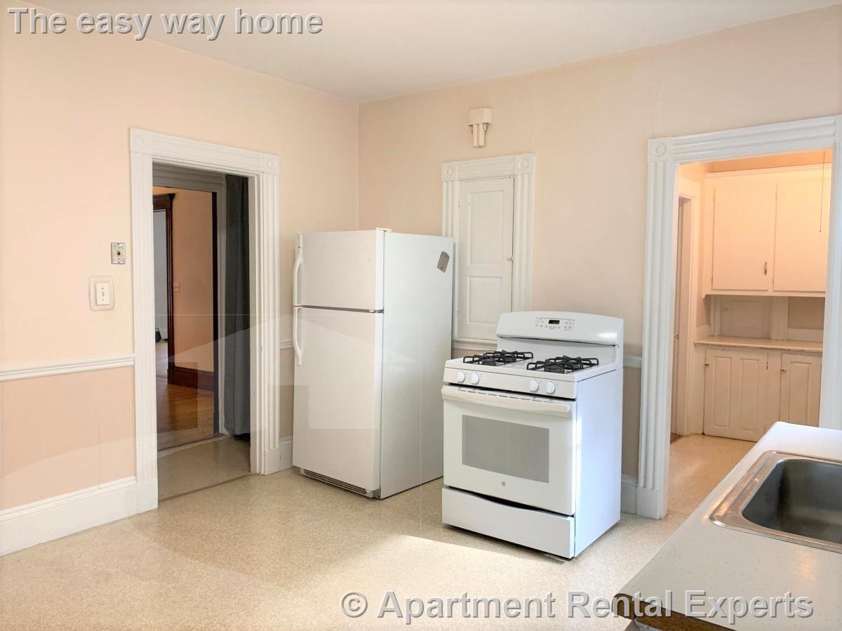 32 Grace St, Malden Center