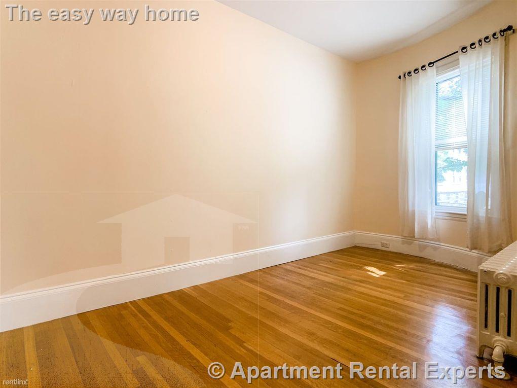 32 Grace St, Malden Center