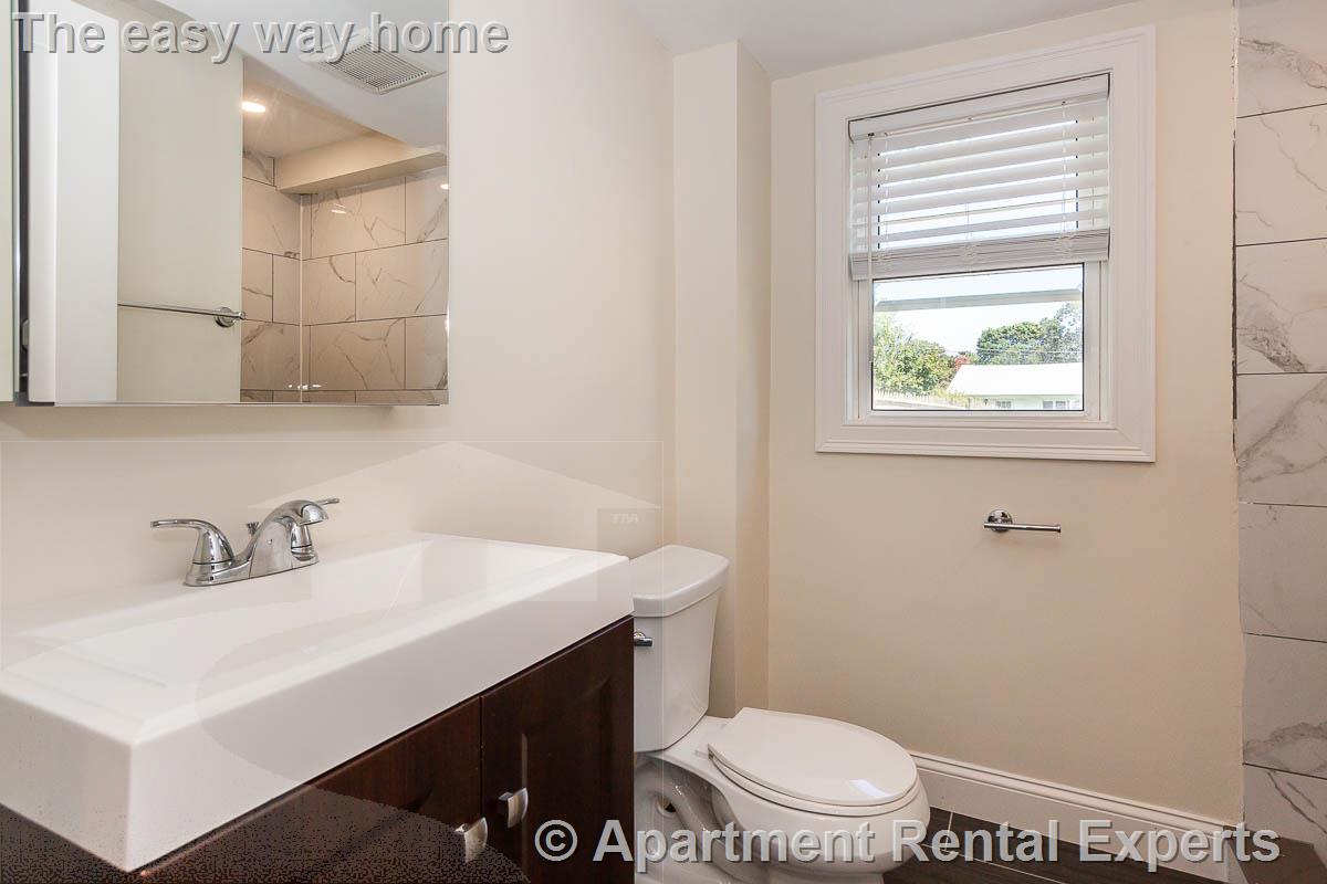 77 Rock Glen Rd, Medford