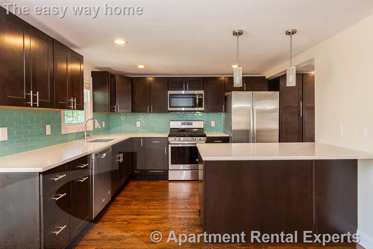 77 Rock Glen Rd, Medford