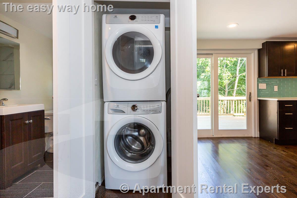 77 Rock Glen Rd, Medford