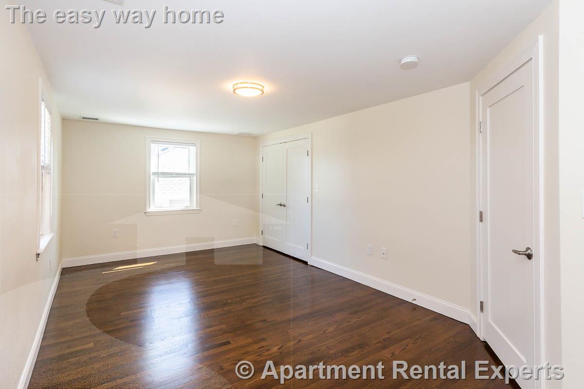 77 Rock Glen Rd, Medford