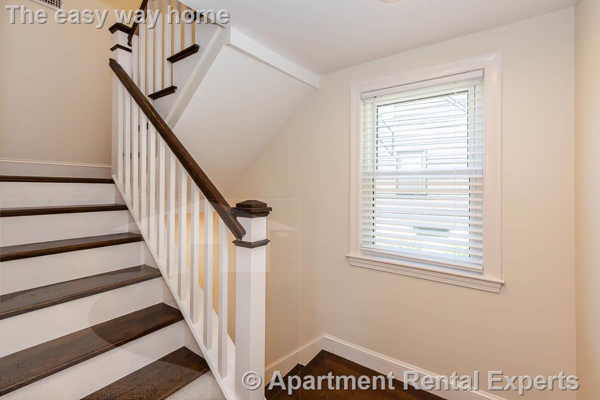 77 Rock Glen Rd, Medford