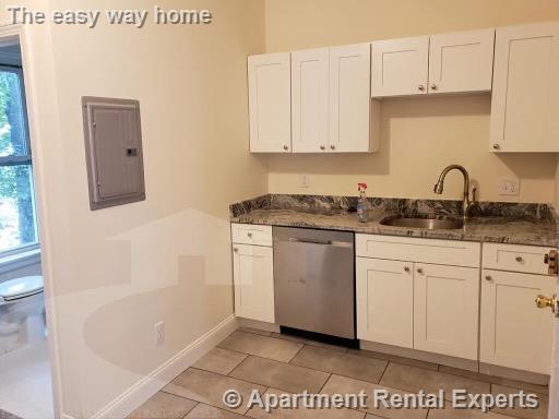 77 Bonair St, Winter Hill