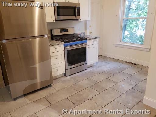 77 Bonair St, Winter Hill