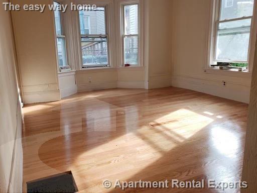 77 Bonair St, Winter Hill