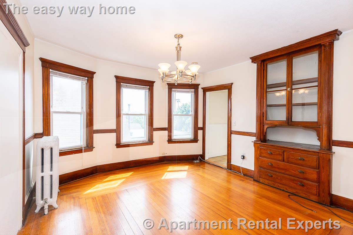 600 Broadway, Ball Square