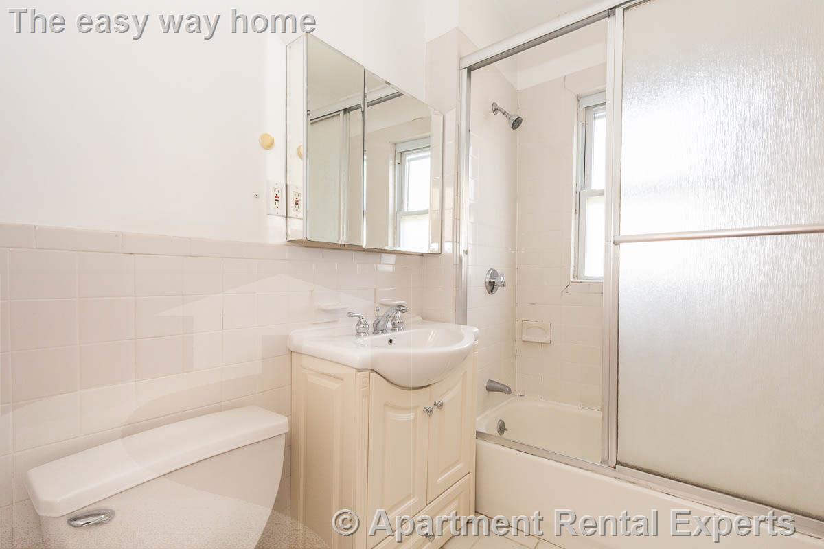 600 Broadway, Ball Square