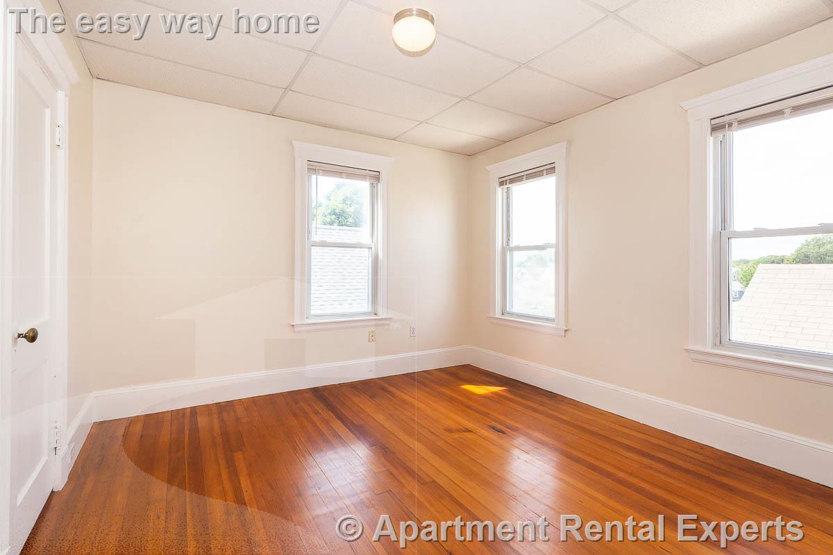 600 Broadway, Ball Square