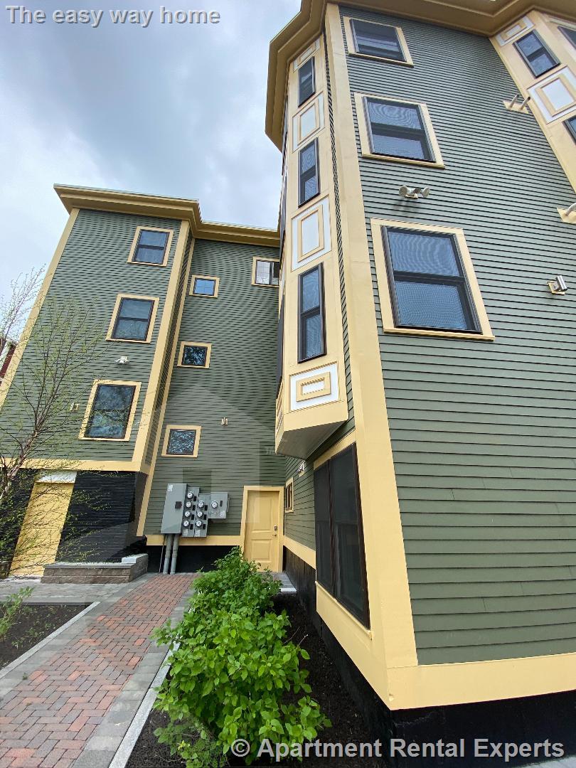 116-118 Holland St, Davis Square