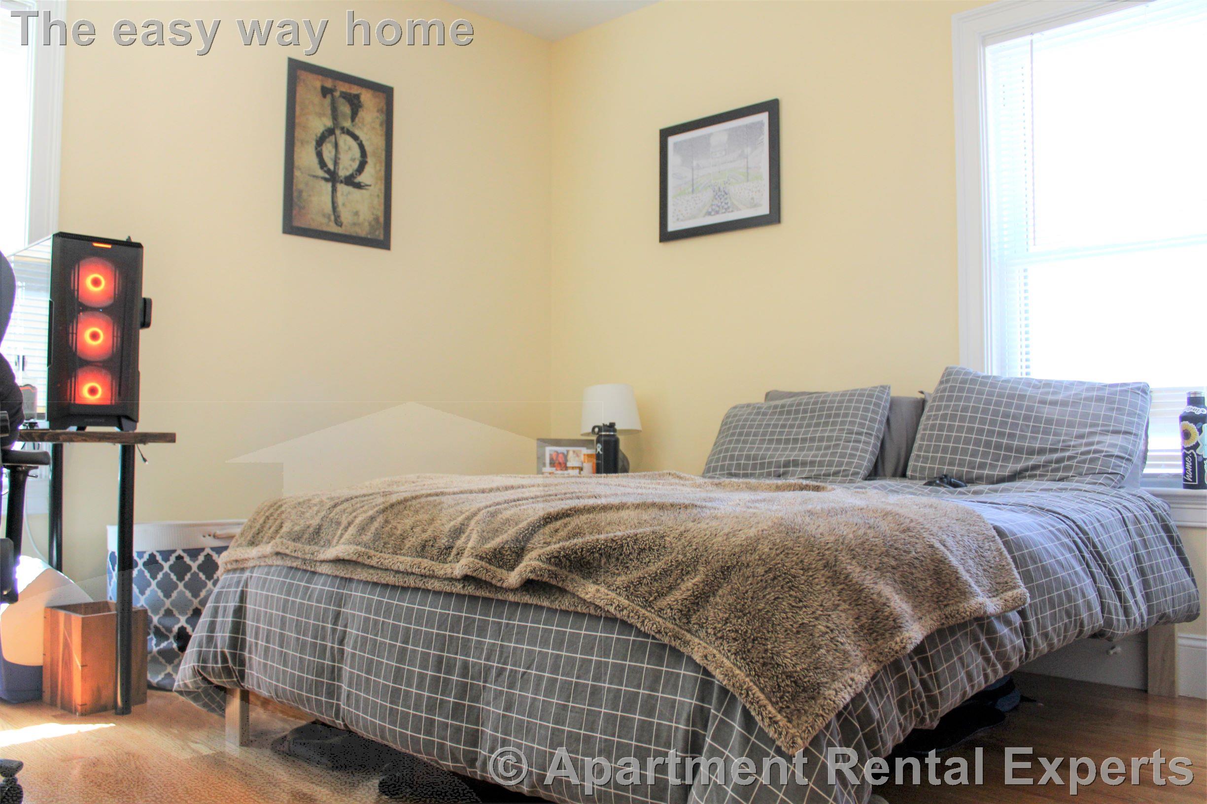 116-118 Holland St, Davis Square