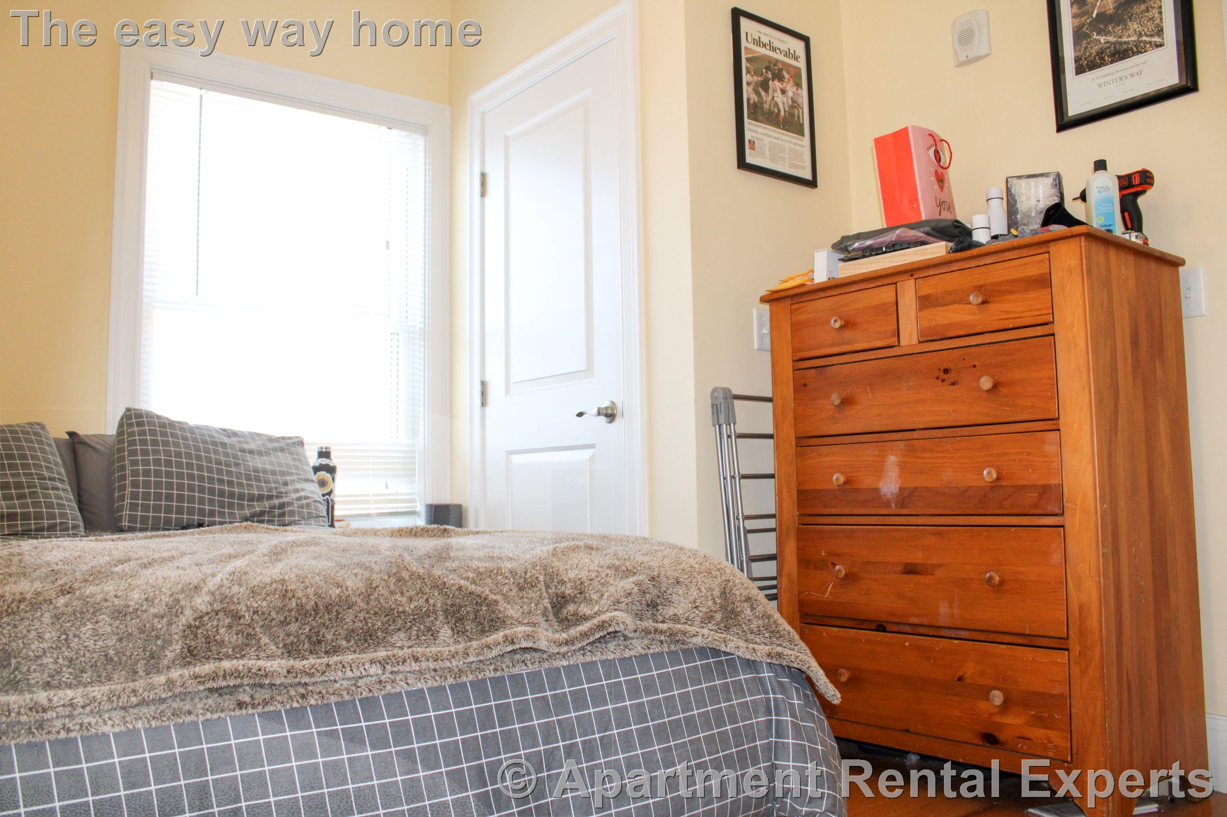 116-118 Holland St, Davis Square