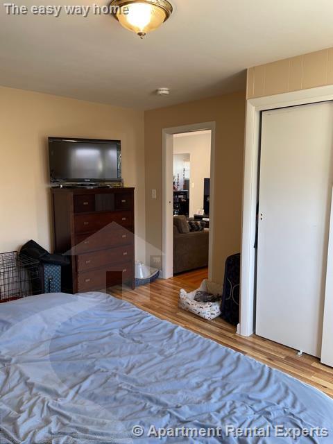 82 Billings Ave, Tufts