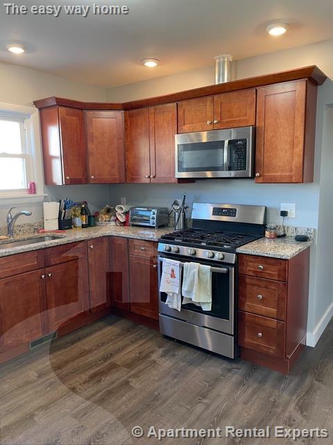 82 Billings Ave, Tufts