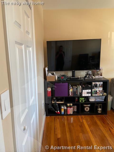 82 Billings Ave, Tufts