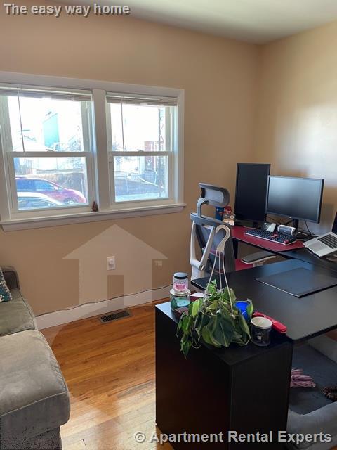 82 Billings Ave, Tufts