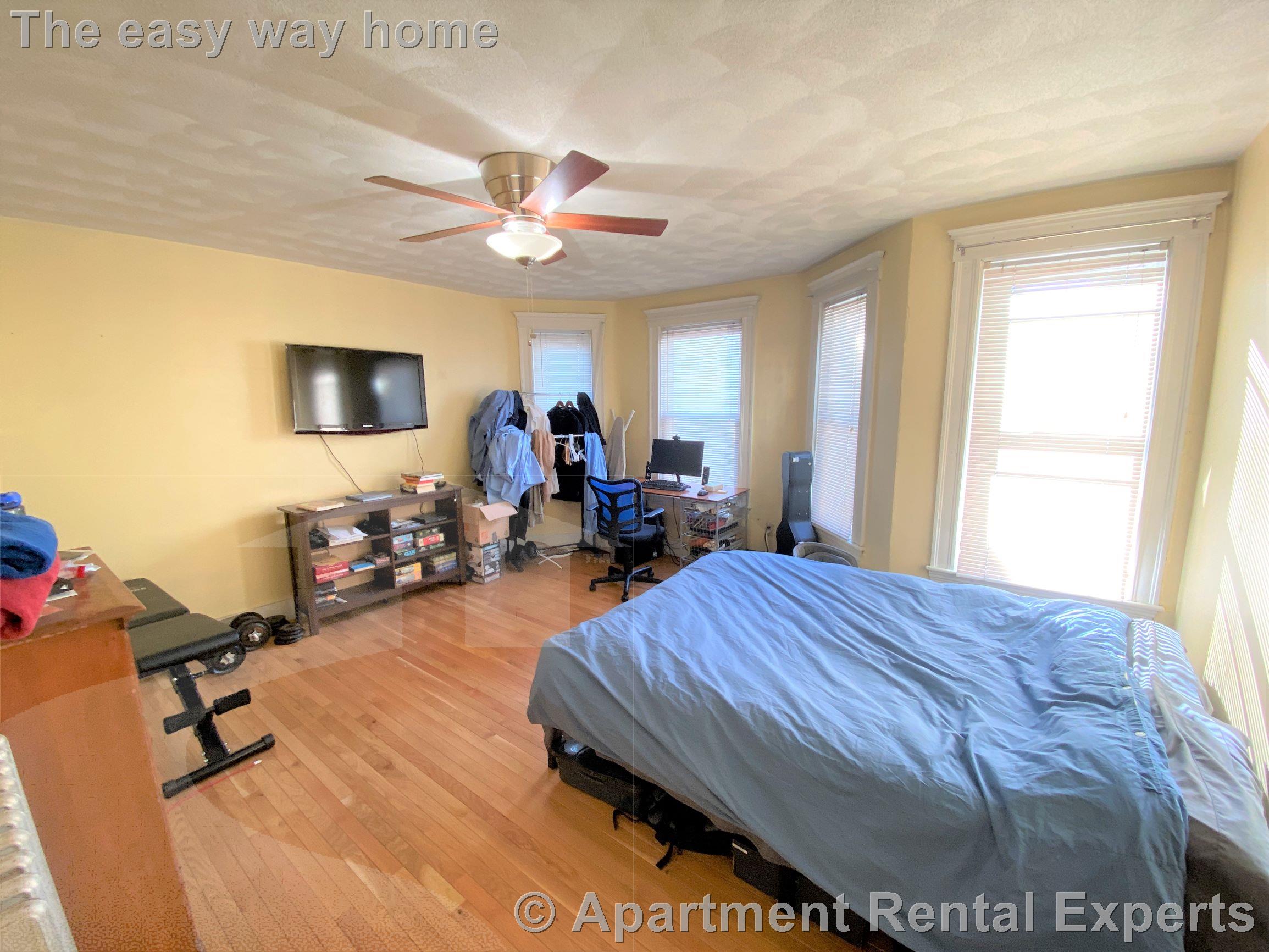 221 Holland St, Davis Square