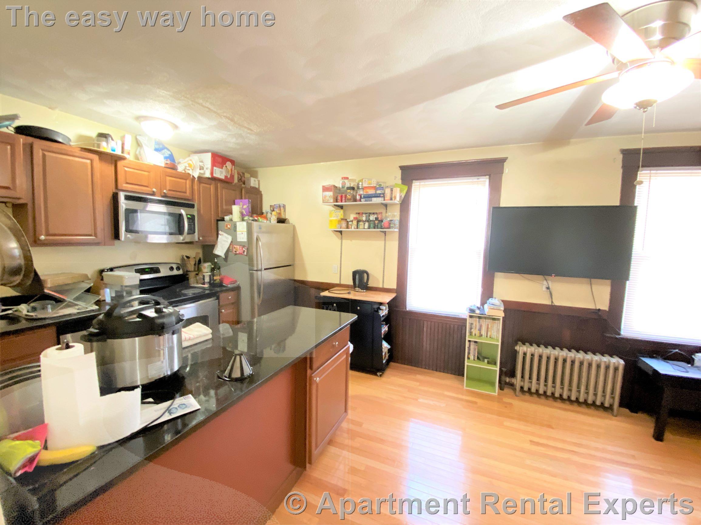 221 Holland St, Davis Square