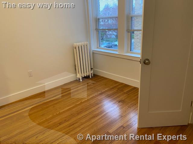 172 Maple St, Malden Center