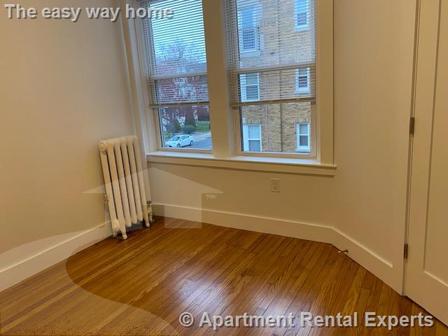 172 Maple St, Malden Center