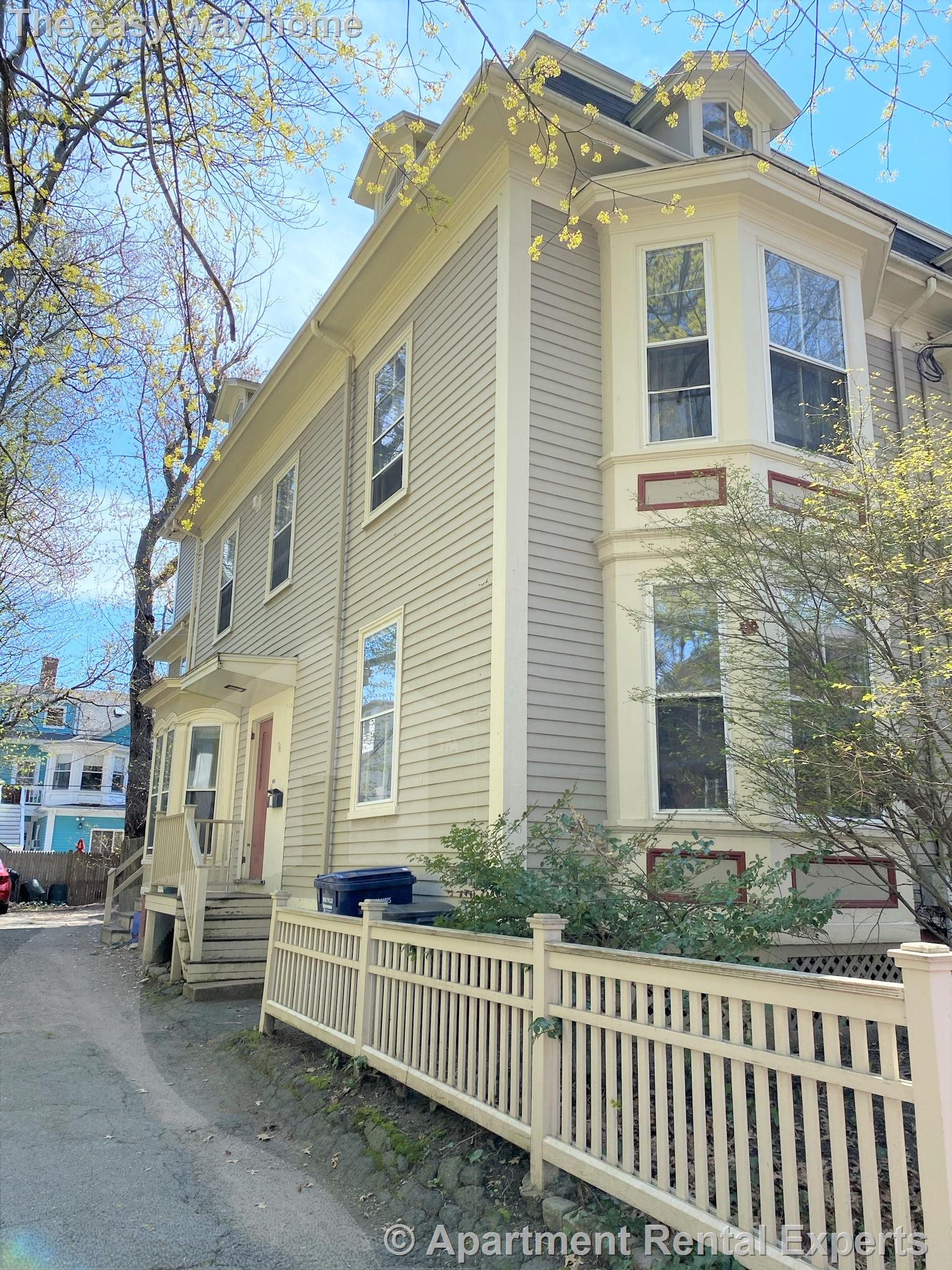 36 Lee St, Central Square