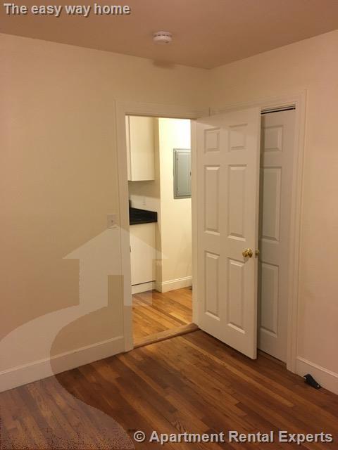 10-12 Wheeler St, Sullivan Square
