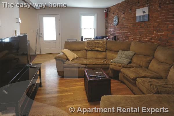 164 Broadway, East Somerville