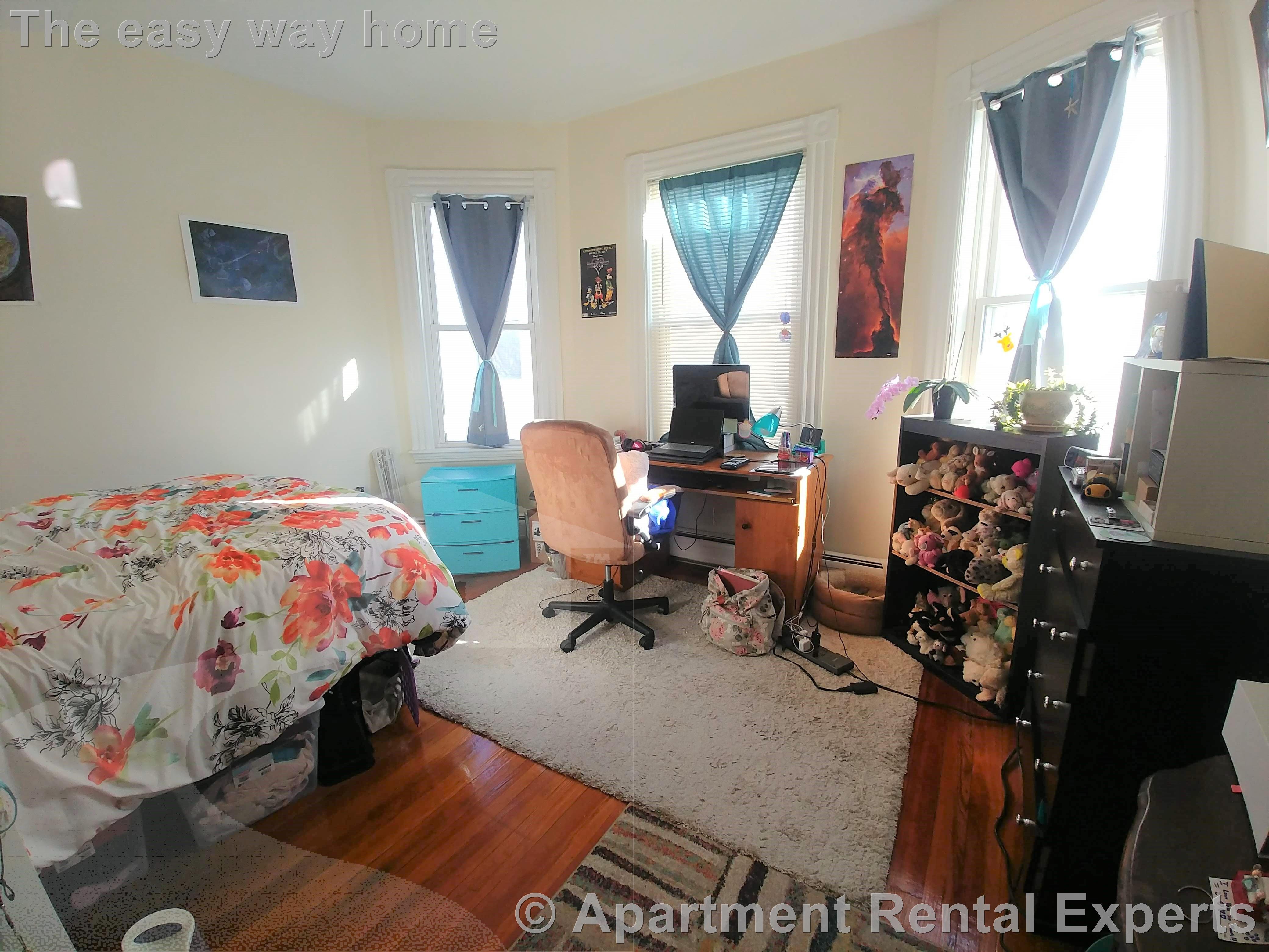 10 Garrison Ave, Teele Square