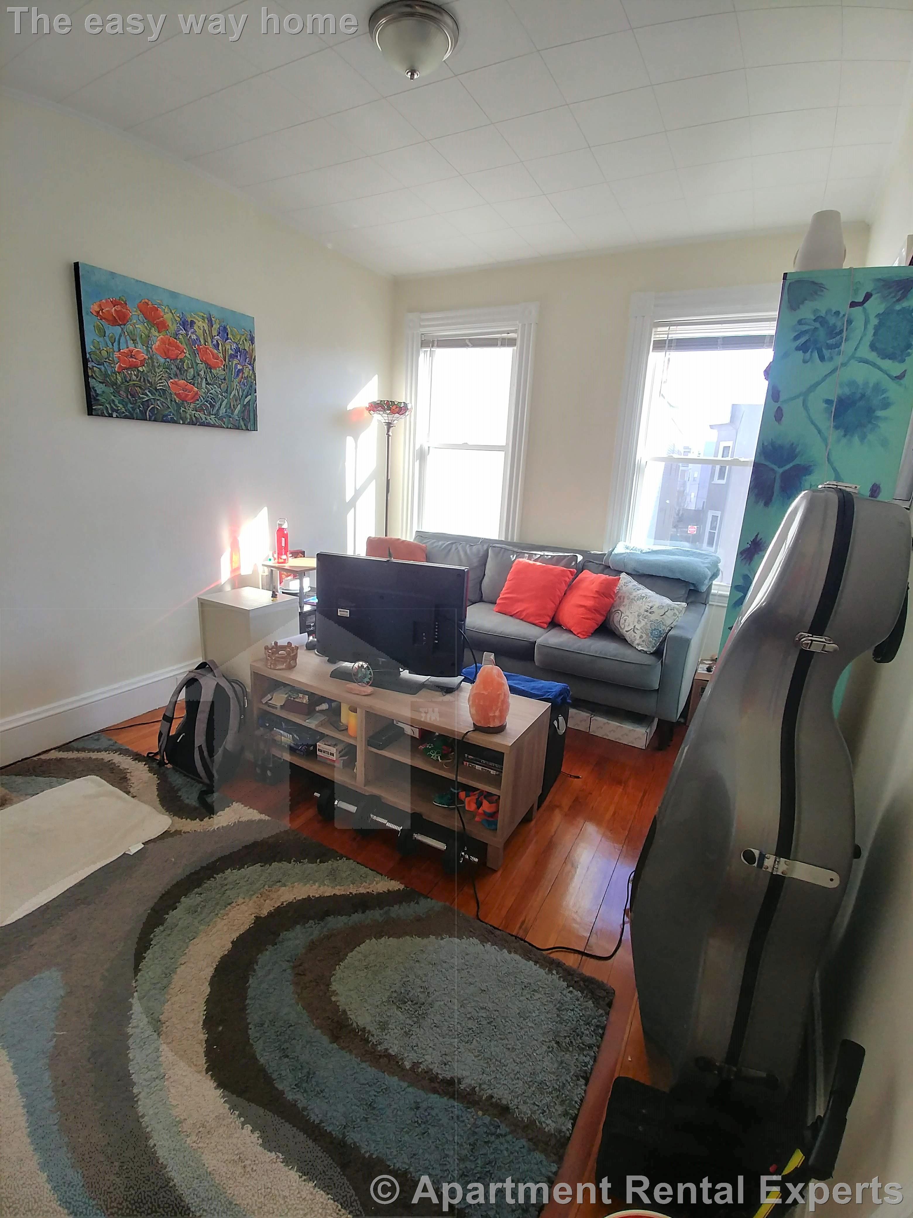 10 Garrison Ave, Teele Square