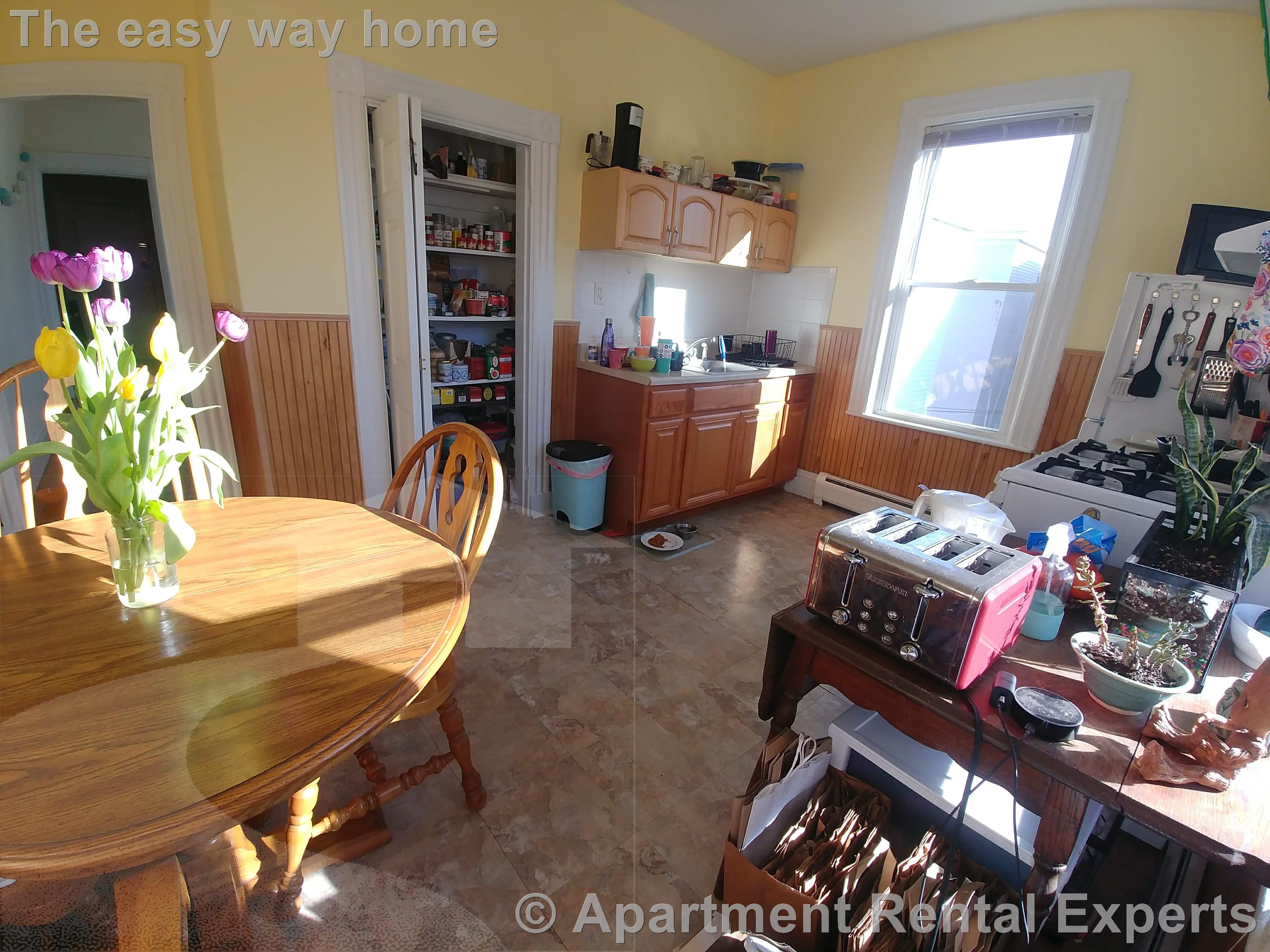 10 Garrison Ave, Teele Square