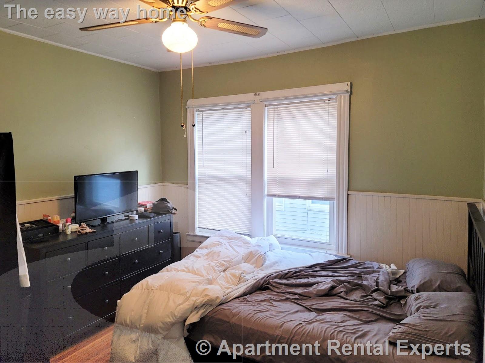 127 Hillsdale Rd, Tufts