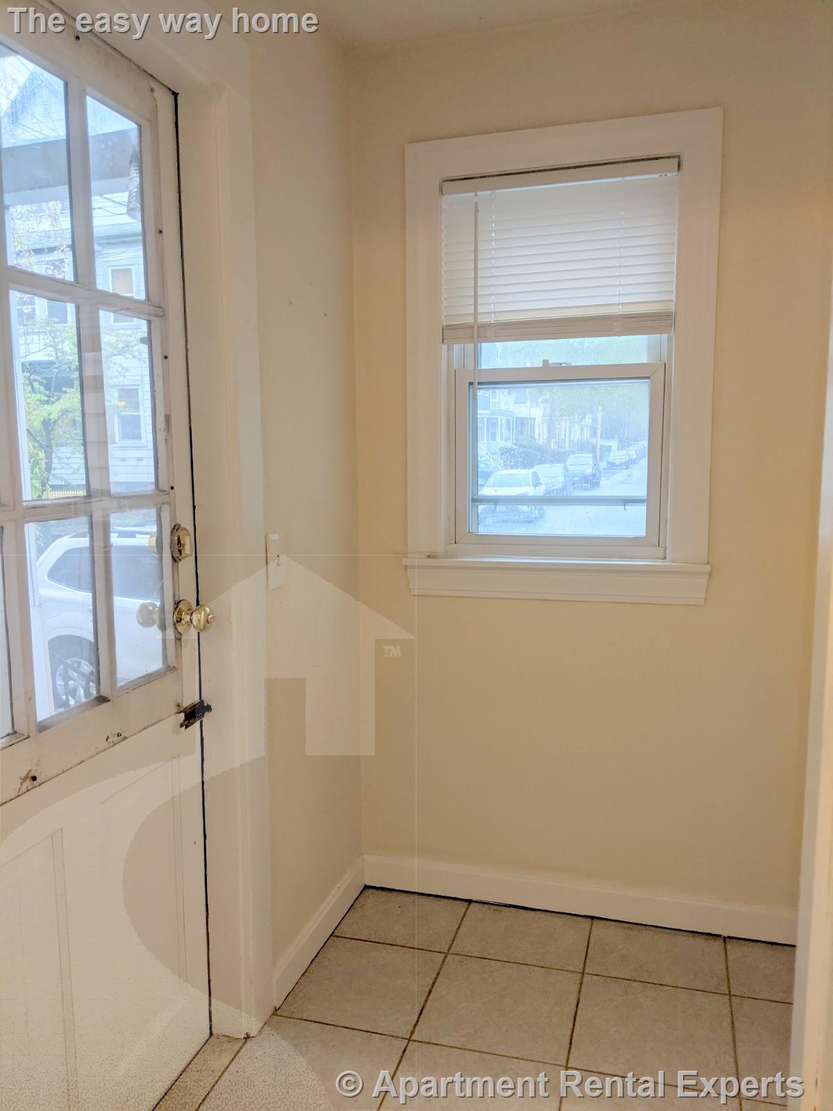 83 Yorktown St, Teele Square