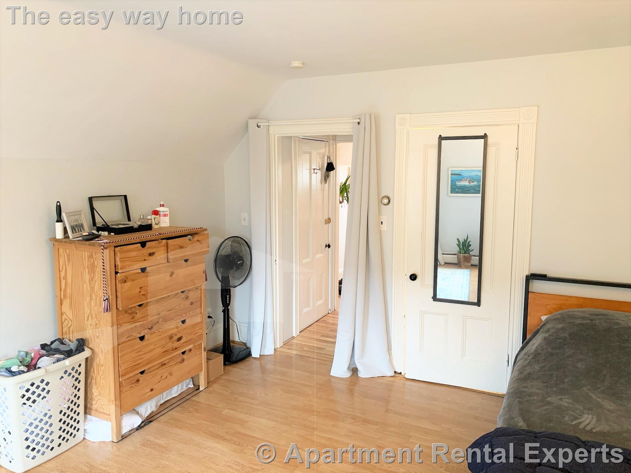 9 Bradford Ave, Winter Hill