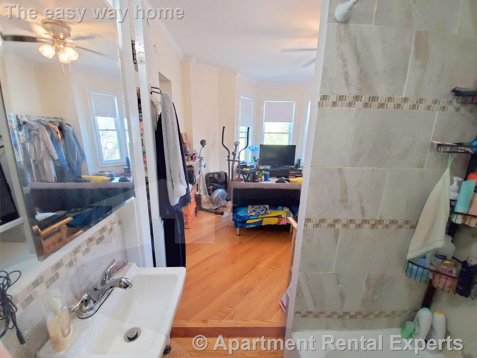 56 Otis St, Winter Hill