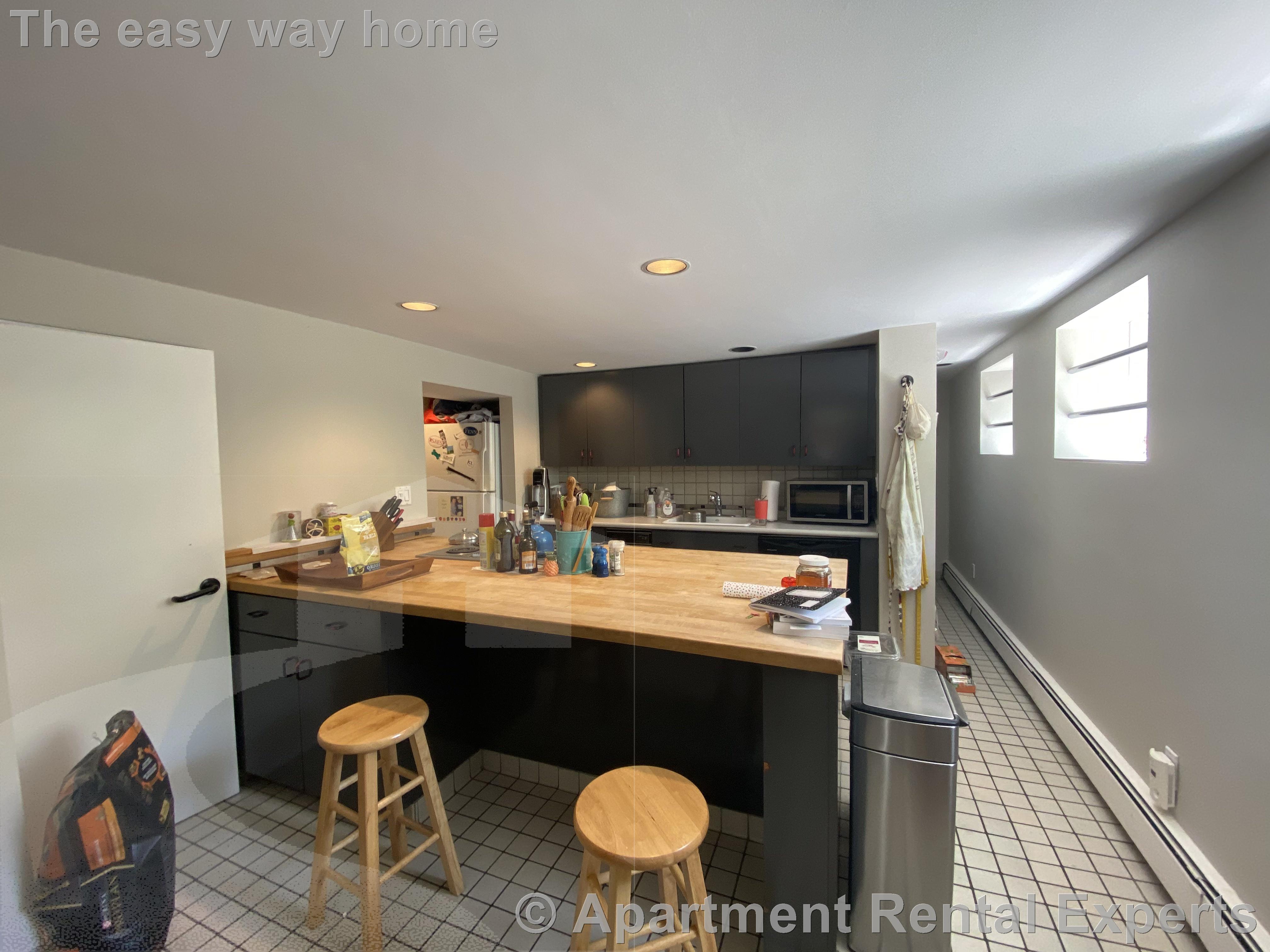 8 Chapman Pl, Harvard Square