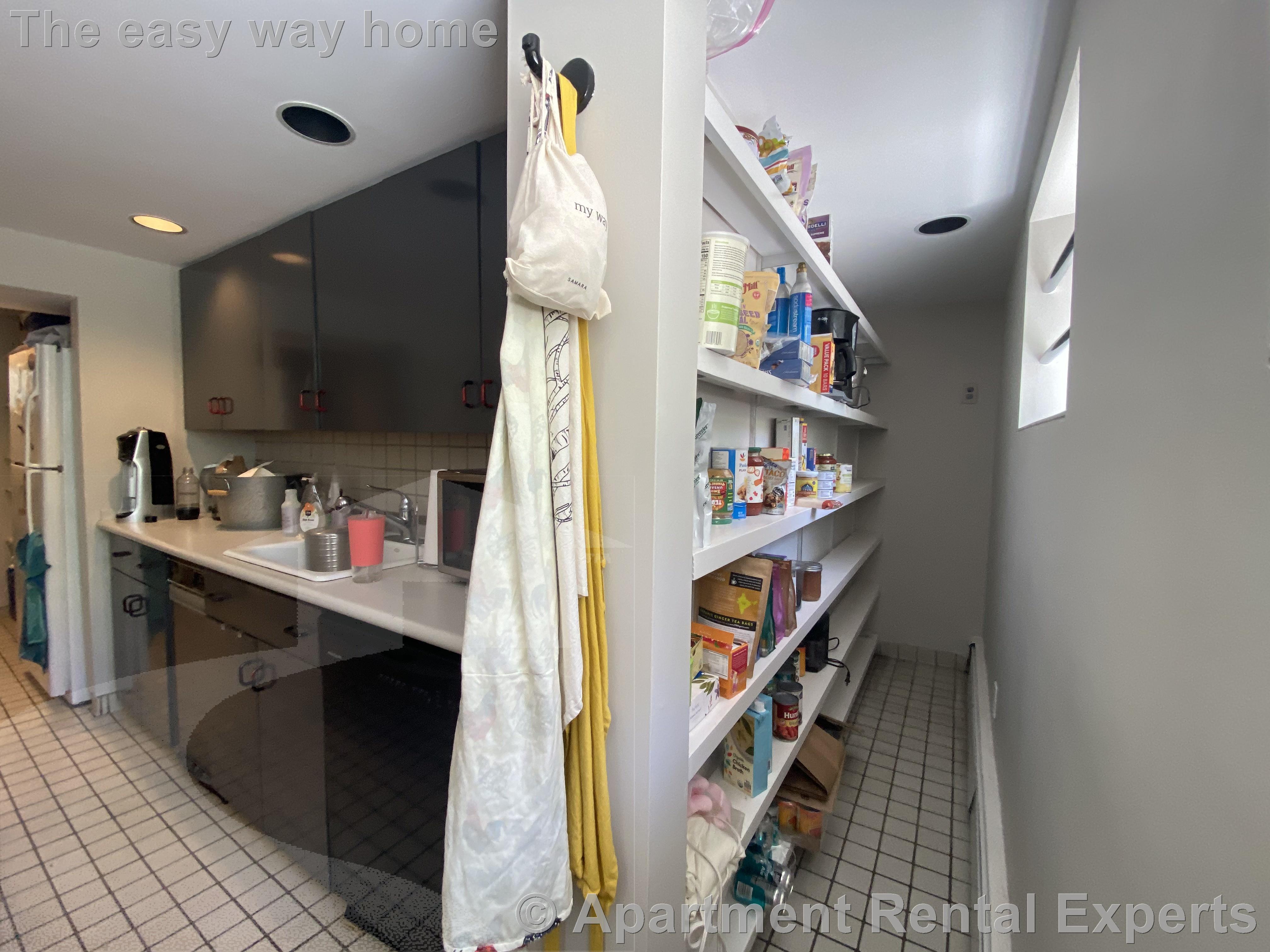 8 Chapman Pl, Harvard Square