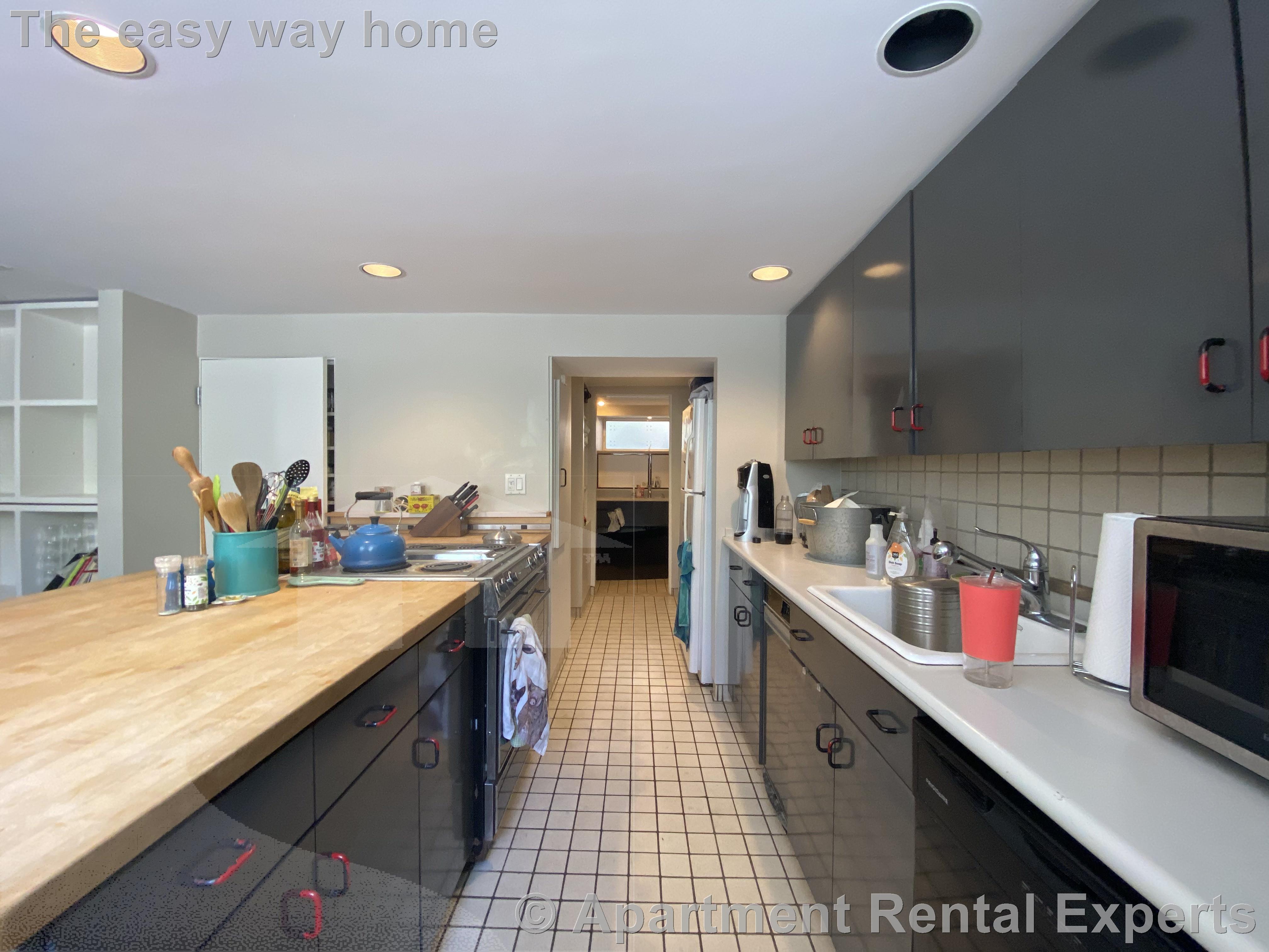 8 Chapman Pl, Harvard Square