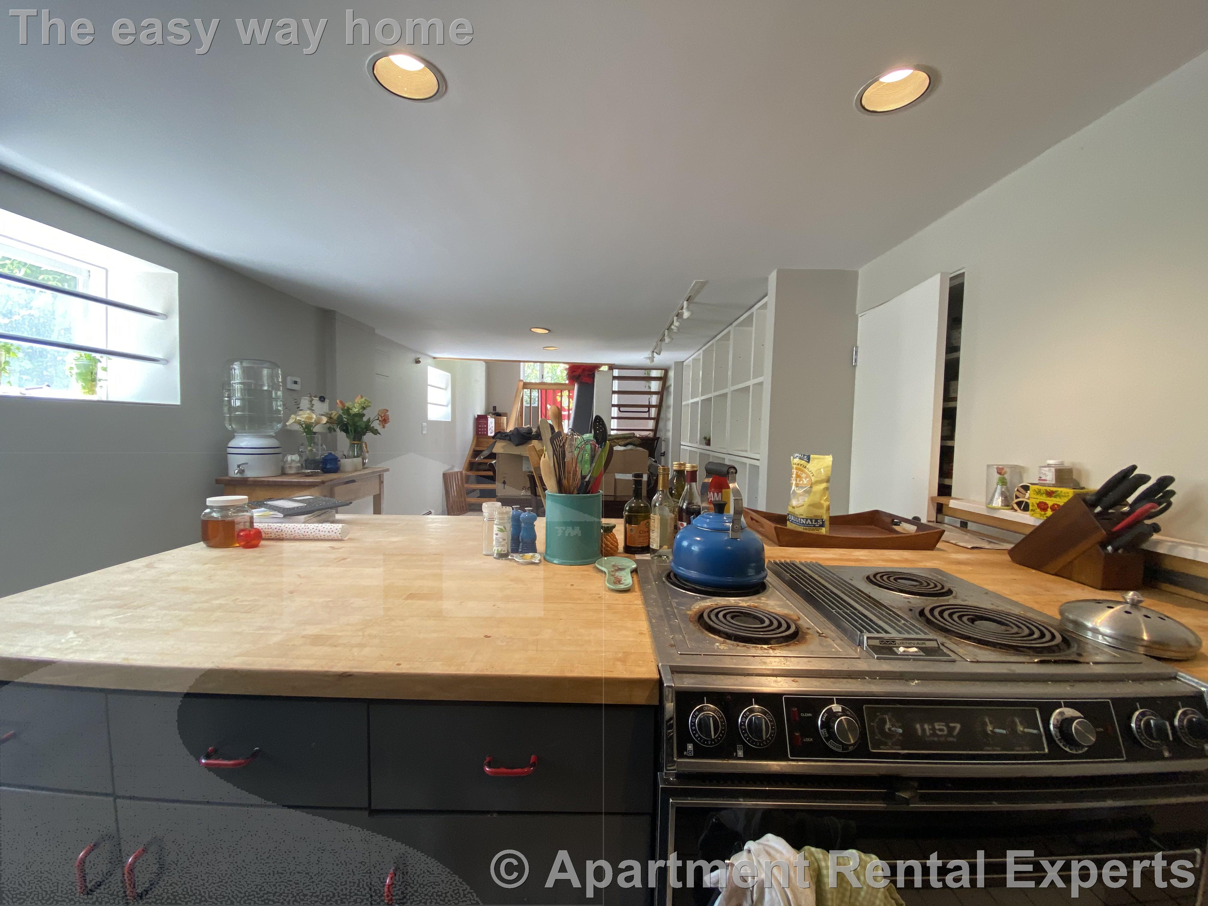 8 Chapman Pl, Harvard Square