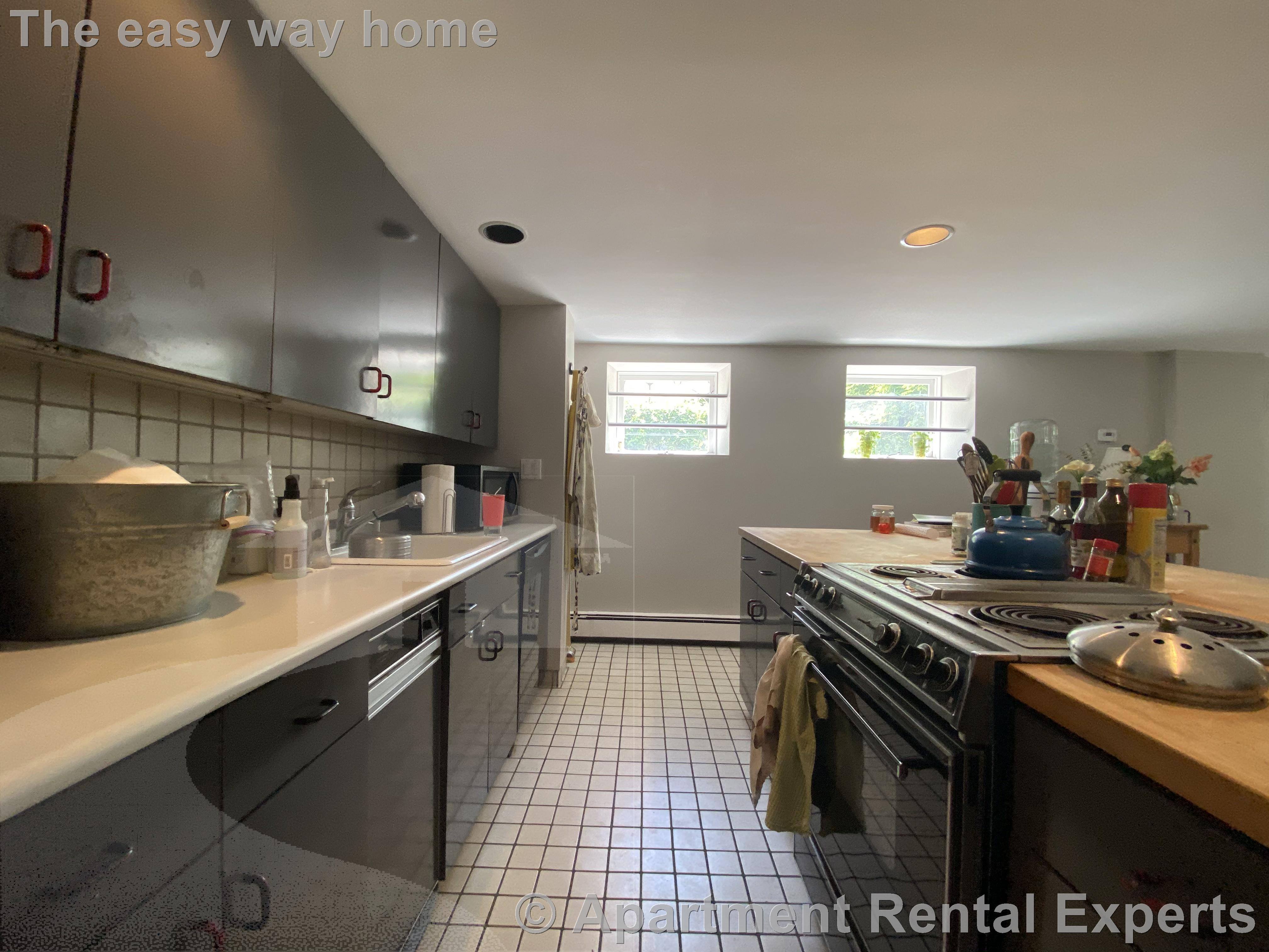 8 Chapman Pl, Harvard Square