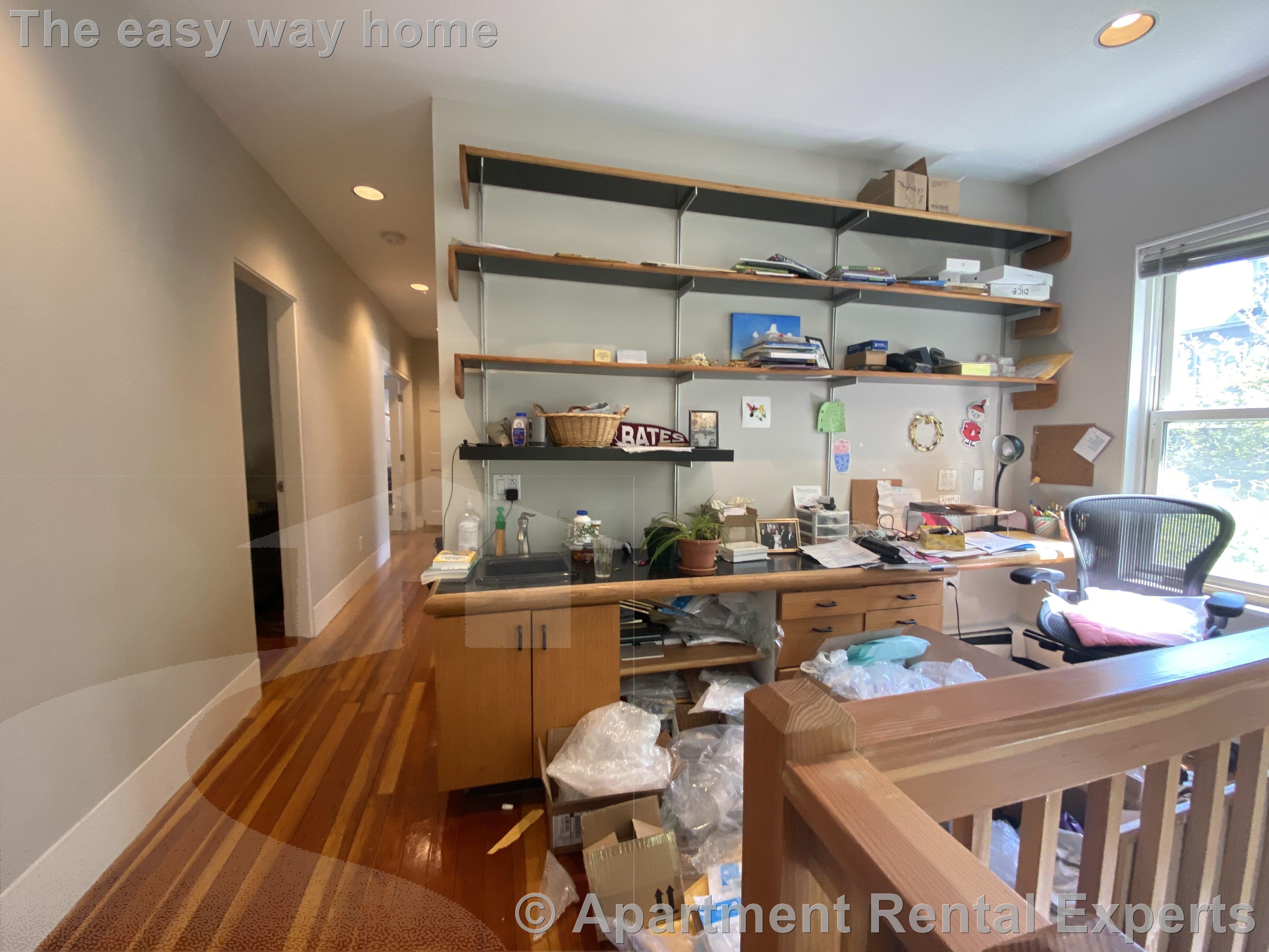 8 Chapman Pl, Harvard Square