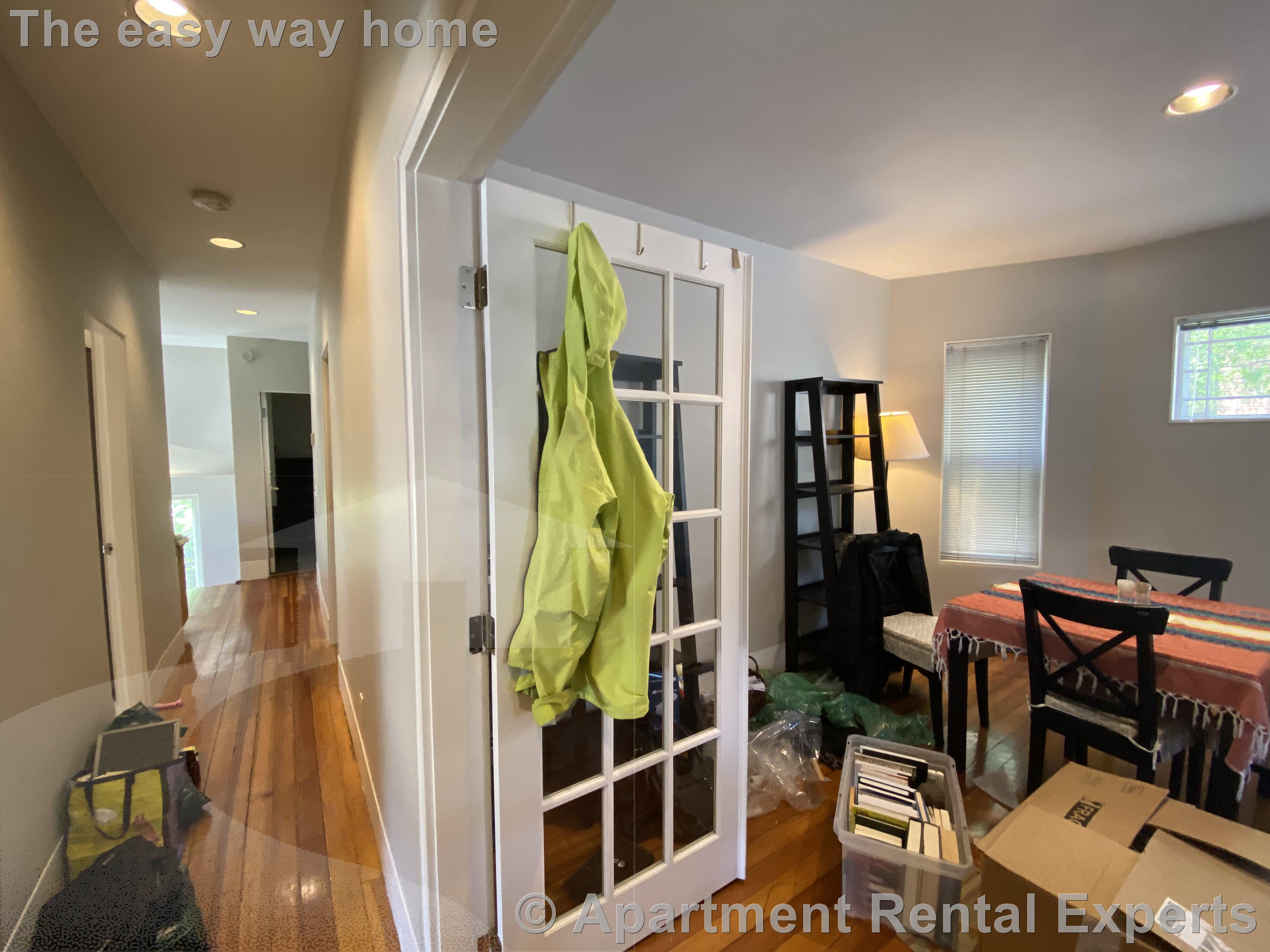 8 Chapman Pl, Harvard Square