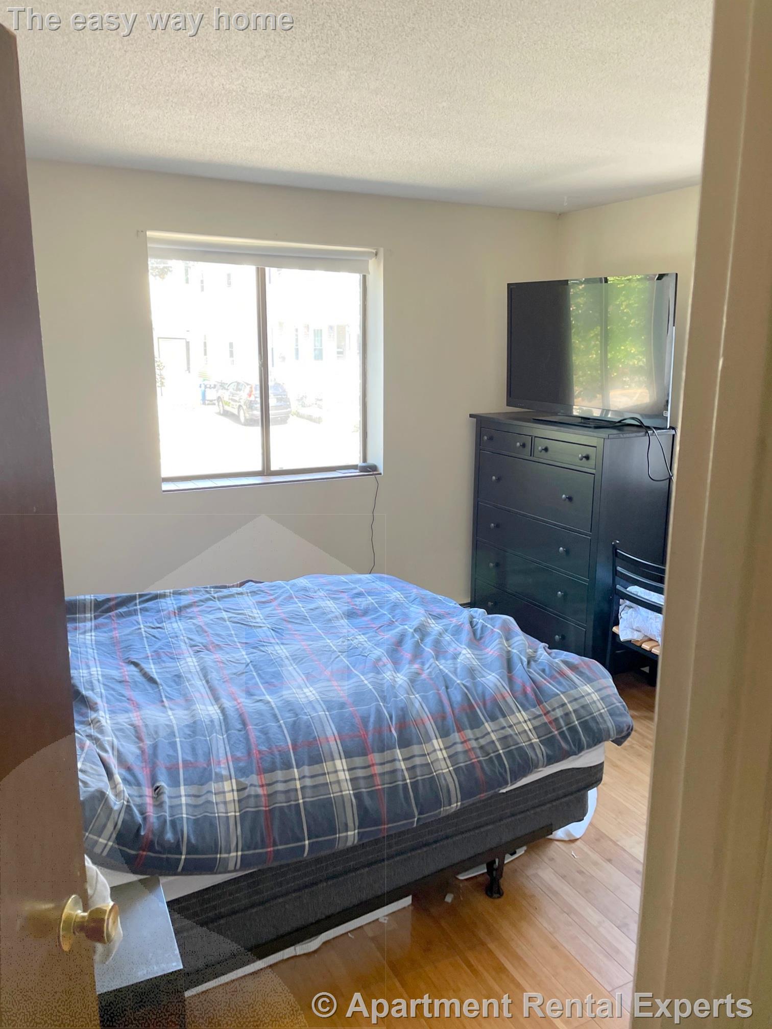 12 Cameron Ave, Davis Square