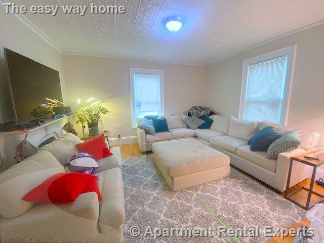 154 Hillside Ave, Arlington Heights