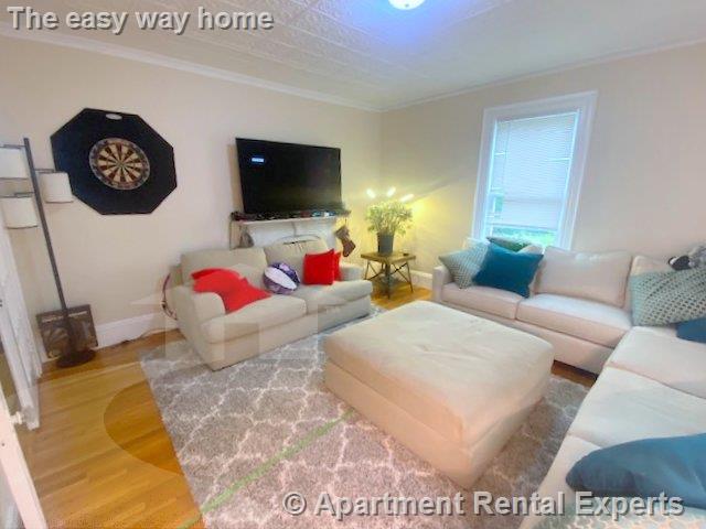 154 Hillside Ave, Arlington Heights