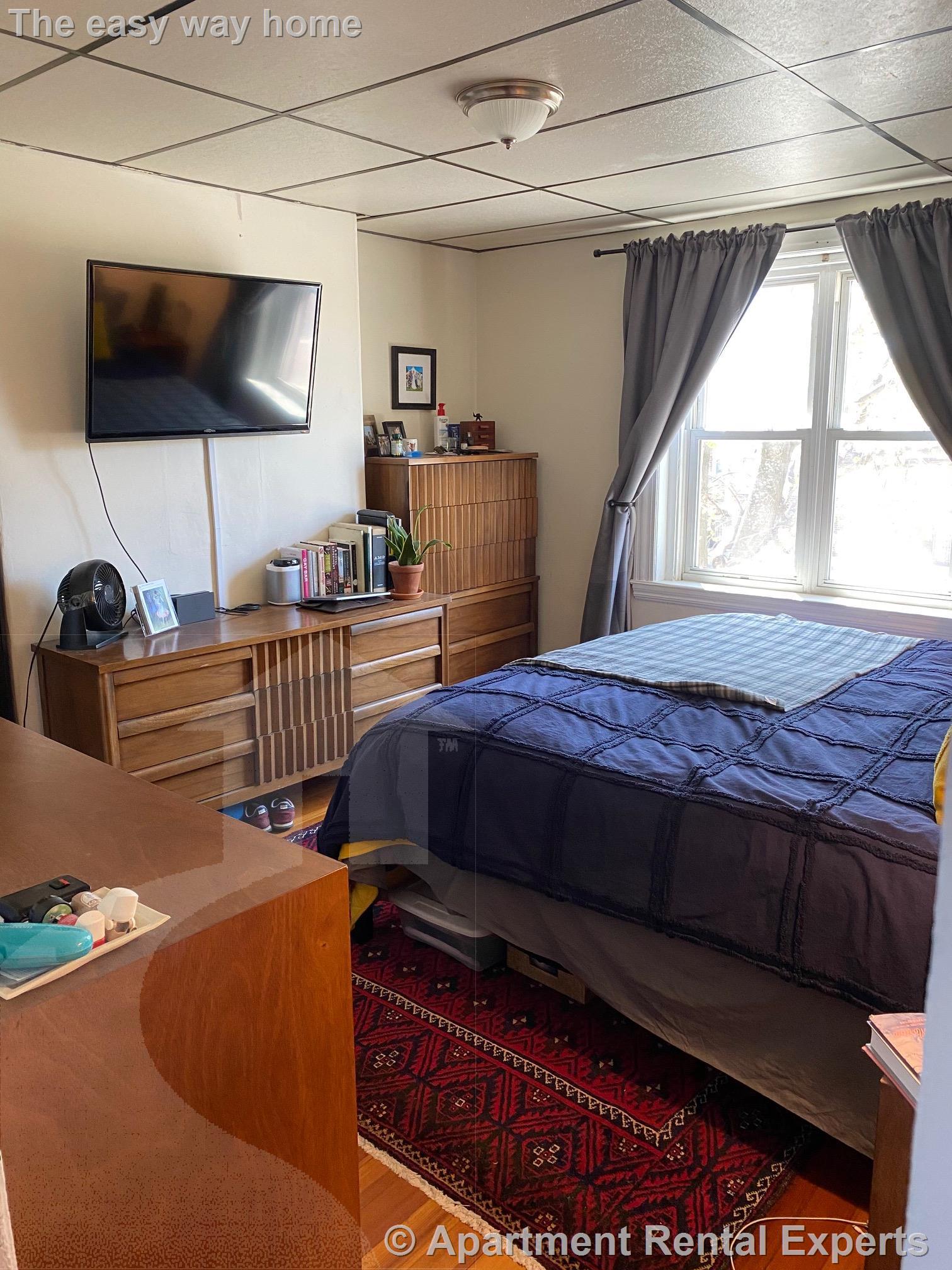 493 Broadway, Magoun Square