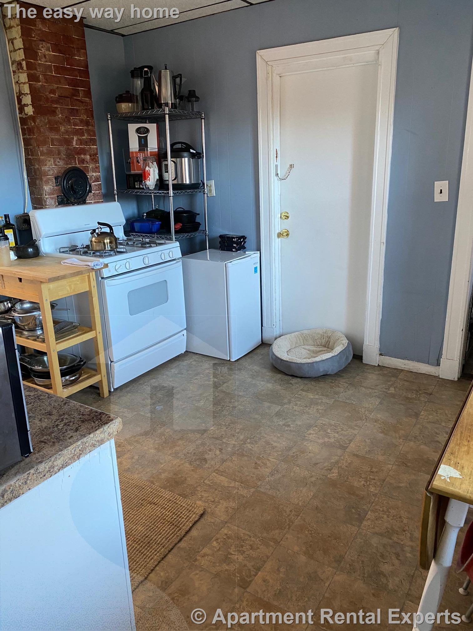 493 Broadway, Magoun Square